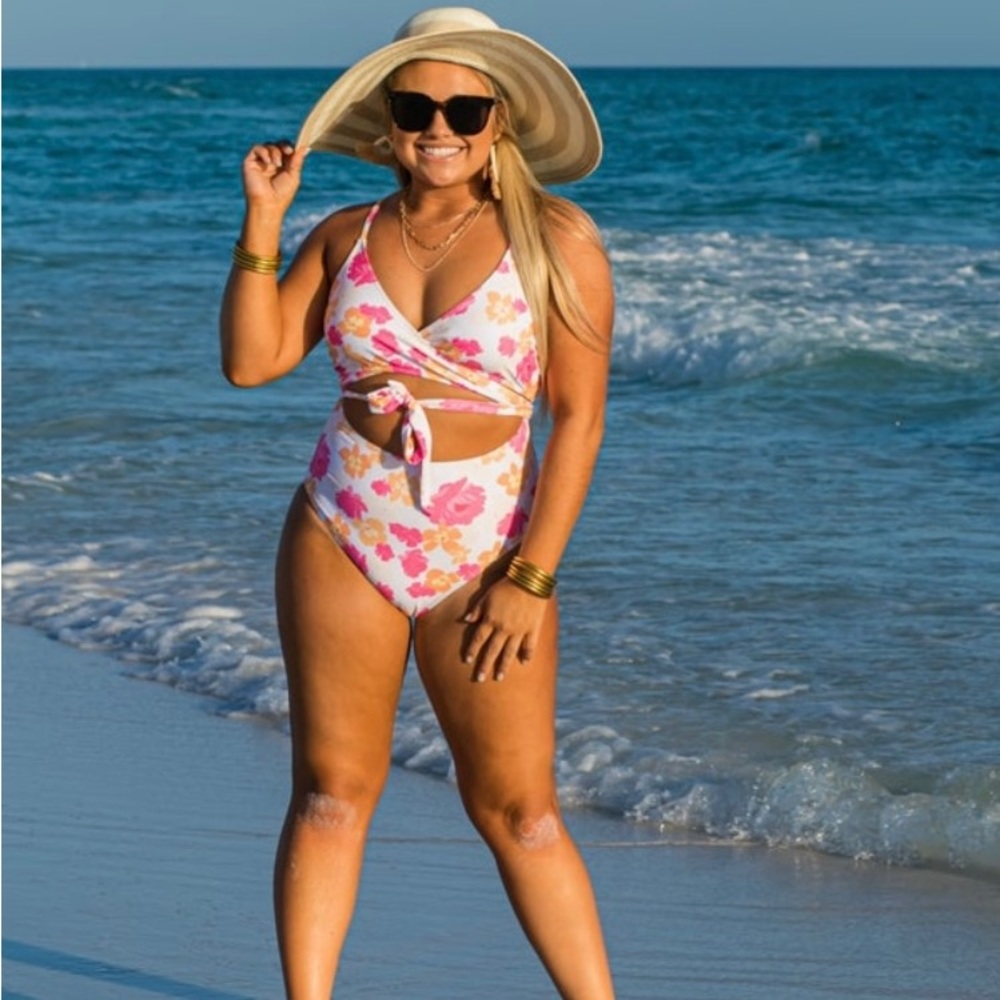 NWT BeahJoy size Lg one piece bathing suit